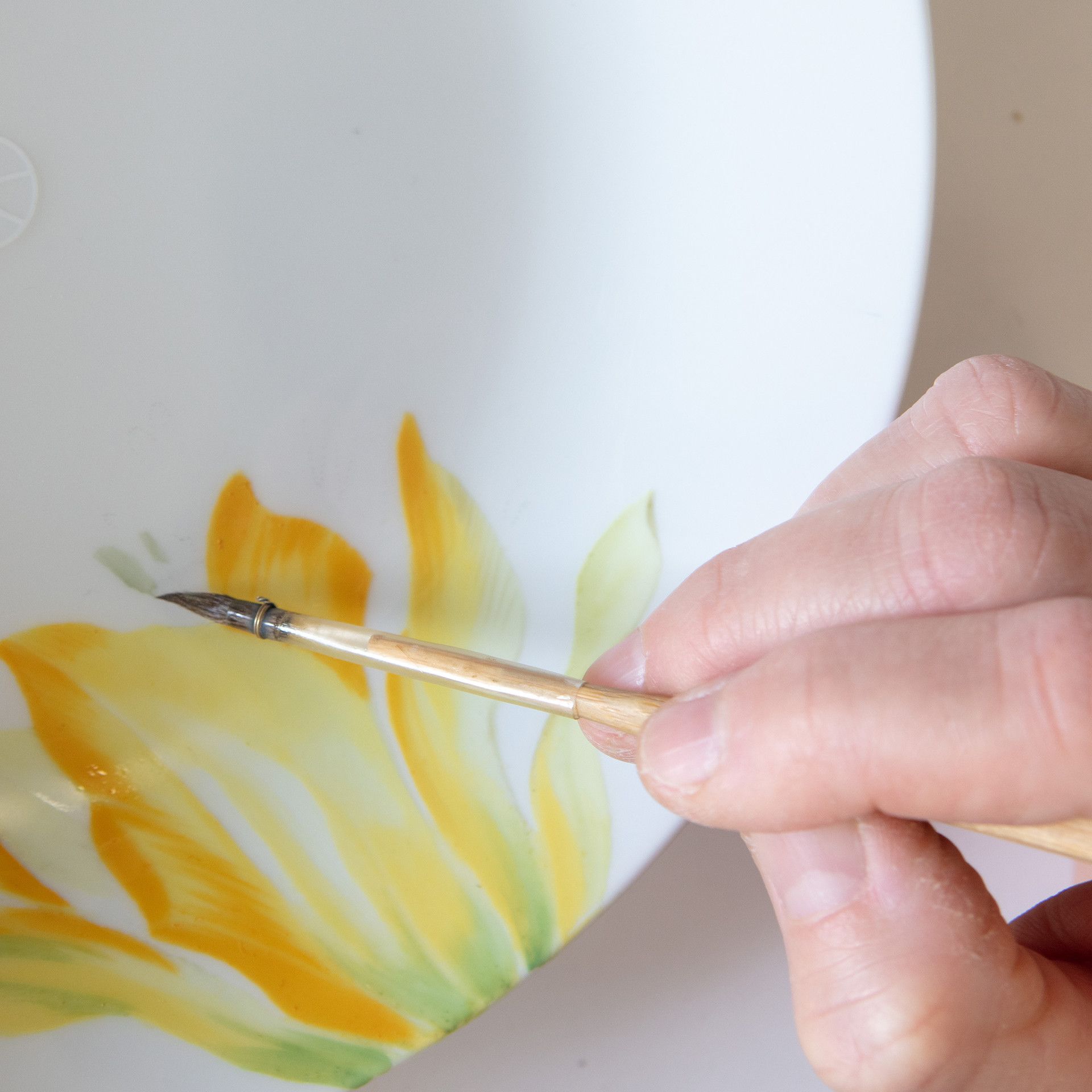 MEISSEN® COSMOPOLITAN GIANT BLOOM SOUP PLATE, CROWN IMPERIAL